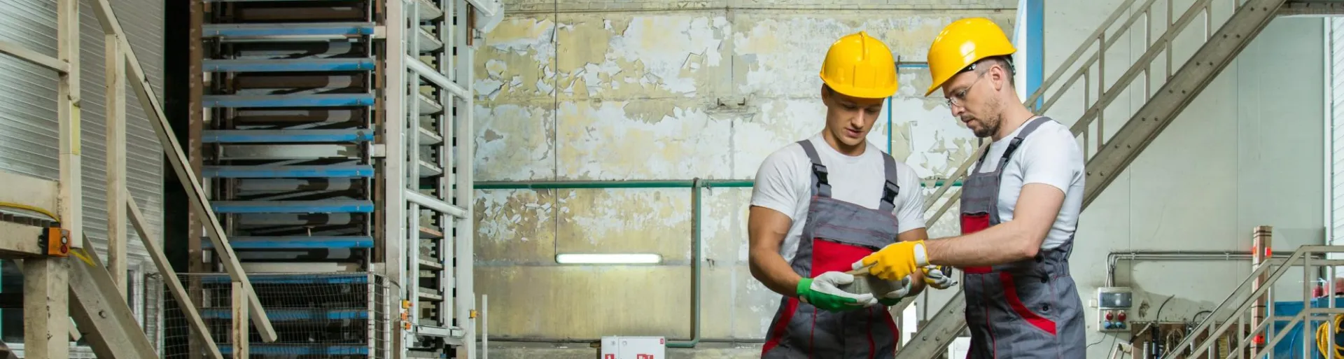 Twee mannen aan het werk